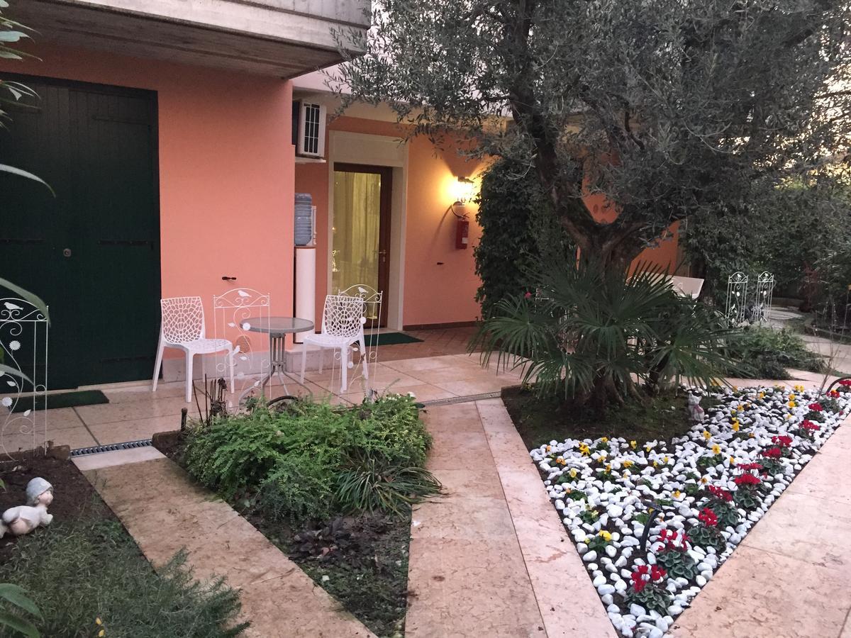 B&B Garda 4U Desenzano del Garda Eksteriør bilde