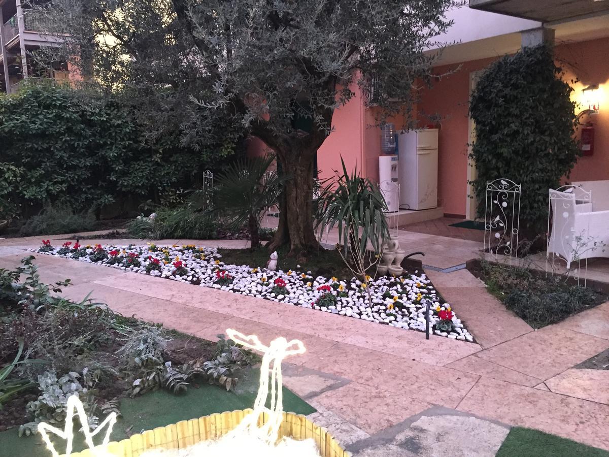 B&B Garda 4U Desenzano del Garda Eksteriør bilde